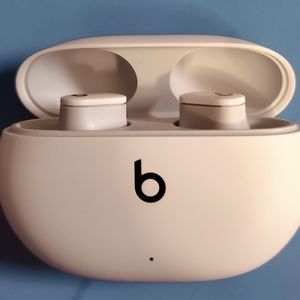 Used beats studio buds beats by dre white